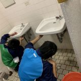 公衆トイレ掃除活動に参加しました