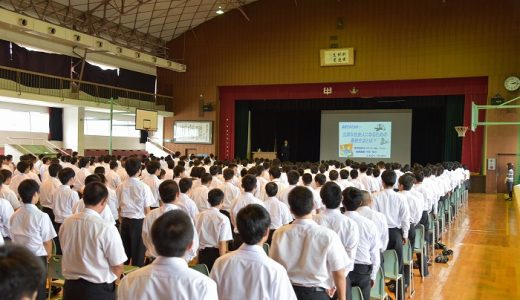 進路講演会（2学年）