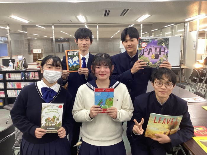 英語絵本の選書会 | 広島山陽学園山陽高等学校